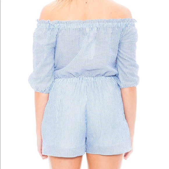 SEERSUCKER OFF SHOULDER ROMPER WITH POCKETS BY EVERLY SIZE S - Picture 4 of 4